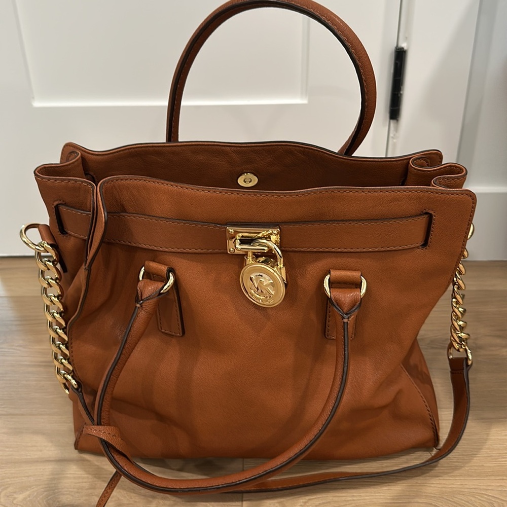 MICHAEL Michael Kors Hamilton bag - luggage brown color with gold hardware